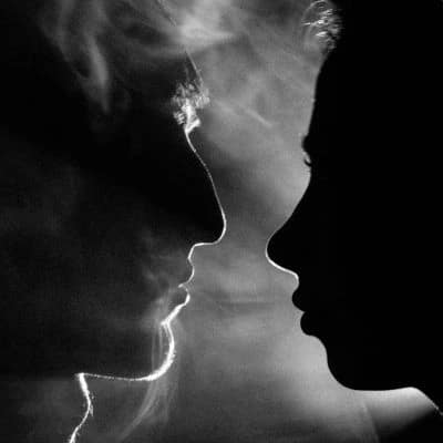 ¿Qué es el dark romance? (Y por qué nadie se pone de acuerdo) 2 que es dark romance klara kulikova cuadrada unsplash 1